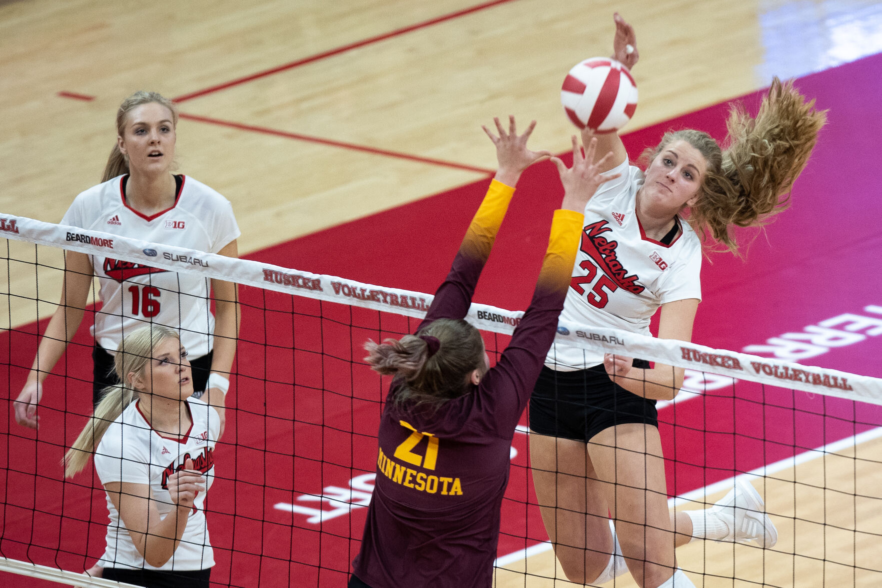 Nebraska vs. Minnesota Photo No. 4